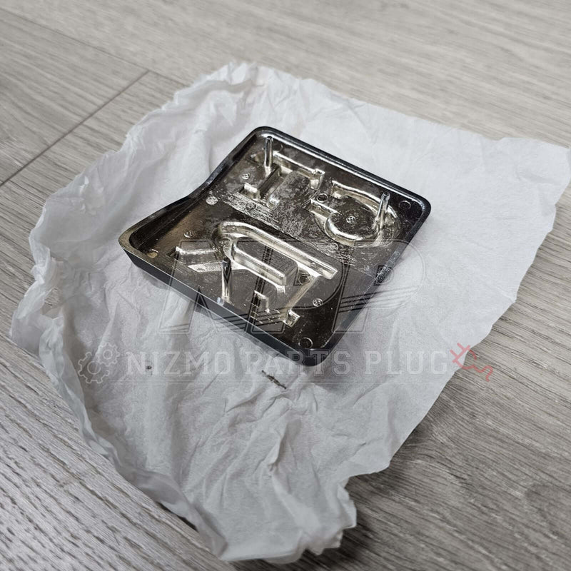 Load image into Gallery viewer, Nissan KPGC10 Skyline GTR Rear Emblem Hakosuka - NizmoPartsPlug