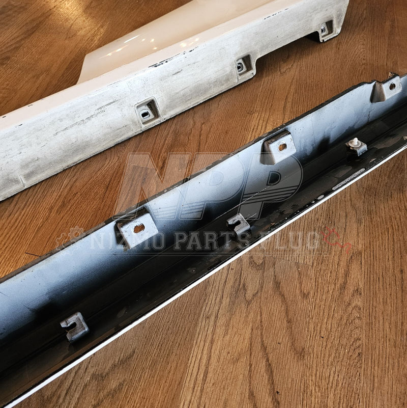 Load image into Gallery viewer, Nissan R33 Skyline GTR SideSkirt Set RH&LH (Local Pickup) - NizmoPartsPlug