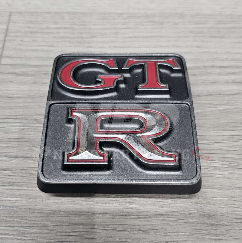 Load image into Gallery viewer, Nissan KPGC10 Skyline GTR Rear Emblem Hakosuka - NizmoPartsPlug