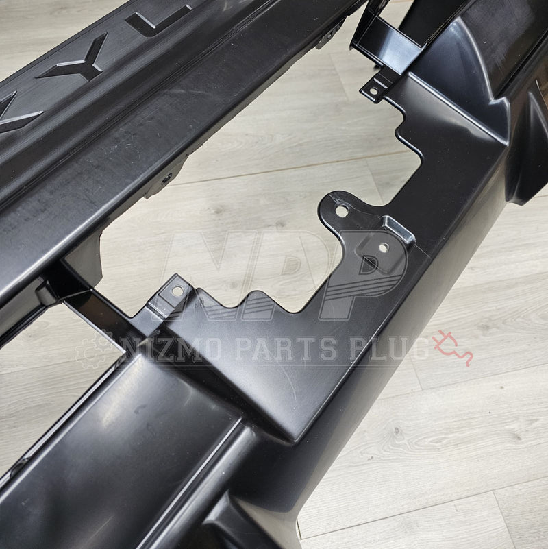ギャラリービューアに画像をロードする, Nissan R34 Skyline GTR Rear Bumper Assembly - NizmoPartsPlug
