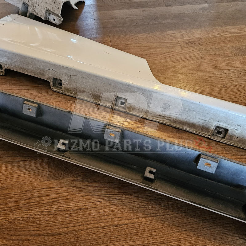 Load image into Gallery viewer, Nissan R33 Skyline GTR SideSkirt Set RH&LH (Local Pickup) - NizmoPartsPlug