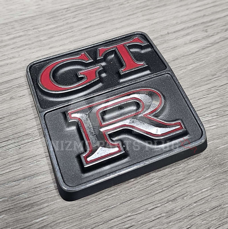 Load image into Gallery viewer, Nissan KPGC10 Skyline GTR Rear Emblem Hakosuka - NizmoPartsPlug