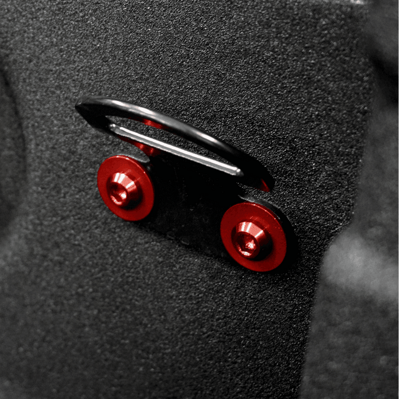 ギャラリービューアに画像をロードする, ZSPEC bed rope hook with red titanium fasteners for '05-23+ Nissan Frontier D40/D41.