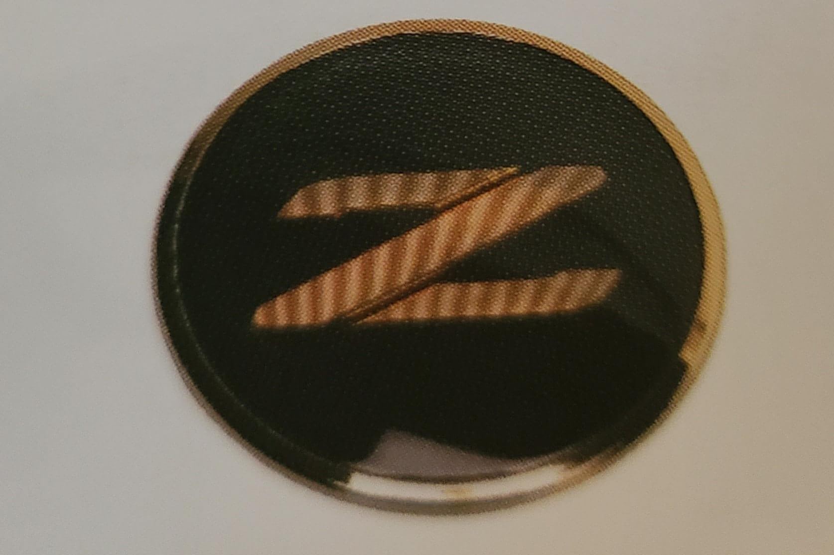 Z Hood Ornament Black/Gold Emblem
