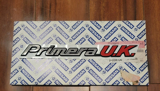 Calcomanía con emblema para el maletero trasero del Nissan P11 Primera UK