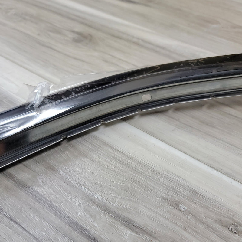 Load image into Gallery viewer, Nissan R32 Skyline Coupe Front Retainer Weatherstripping Set - NizmoPartsPlug