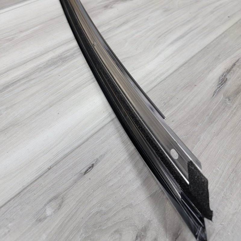 Load image into Gallery viewer, Nissan R32 Skyline Coupe Front Retainer Weatherstripping Set - NizmoPartsPlug