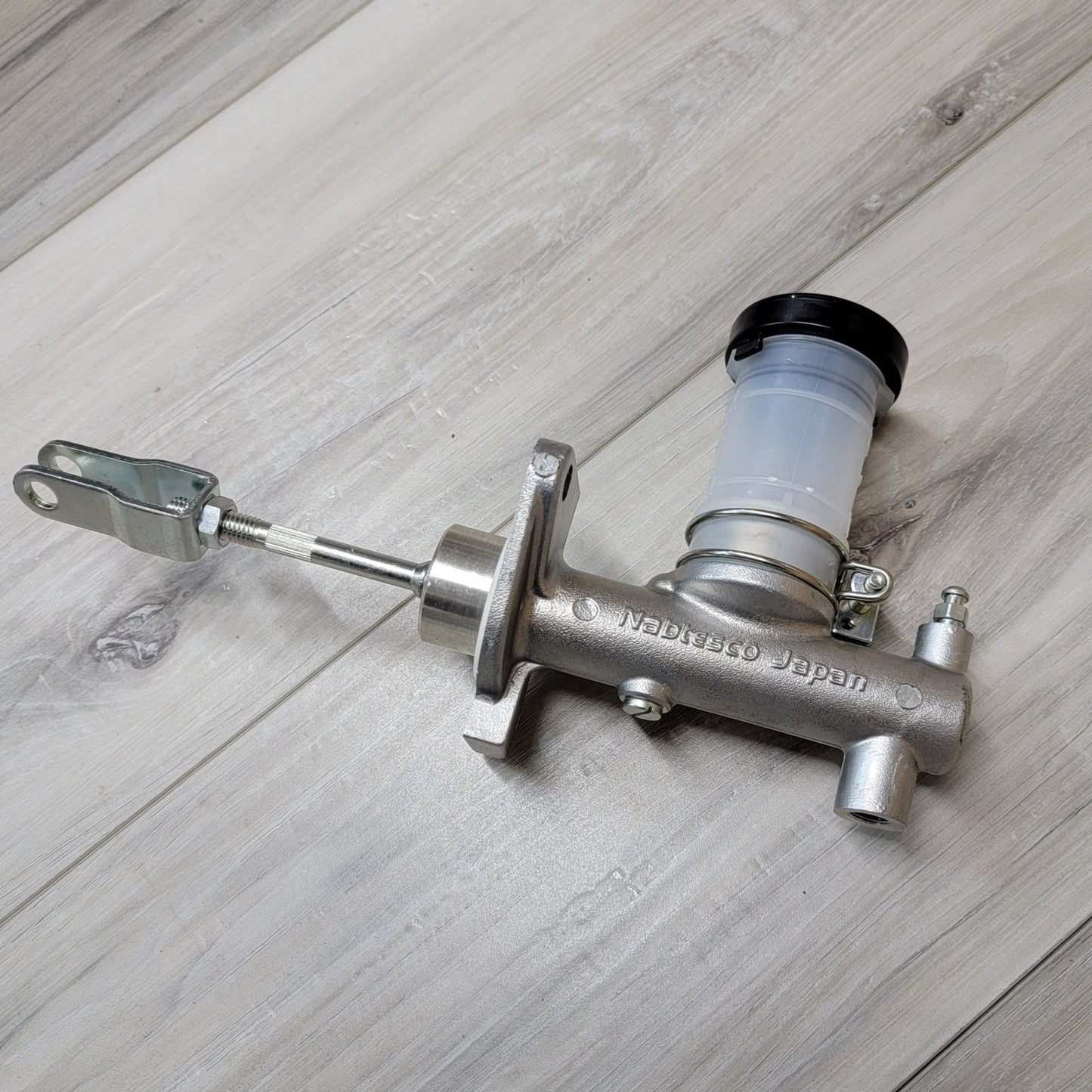 Nissan R32 Skyline/Cefiro/Laurel Clutch Master Cylinder Assembly - NizmoPartsPlug