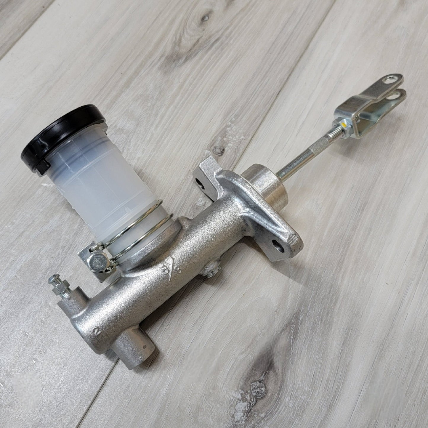 Nissan R32 Skyline/Cefiro/Laurel Clutch Master Cylinder Assembly - NizmoPartsPlug