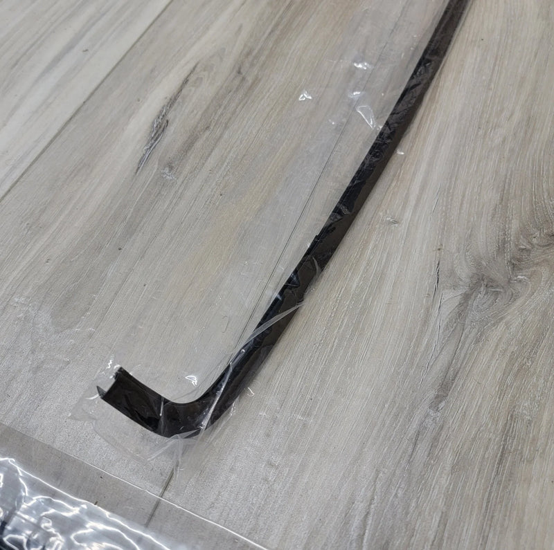 Load image into Gallery viewer, Nissan R32 Skyline Front Windshield Molding Set - NizmoPartsPlug