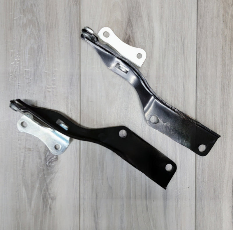 Load image into Gallery viewer, Nissan R34 Skyline GT-R Hood Hinge Bracket Set - NizmoPartsPlug