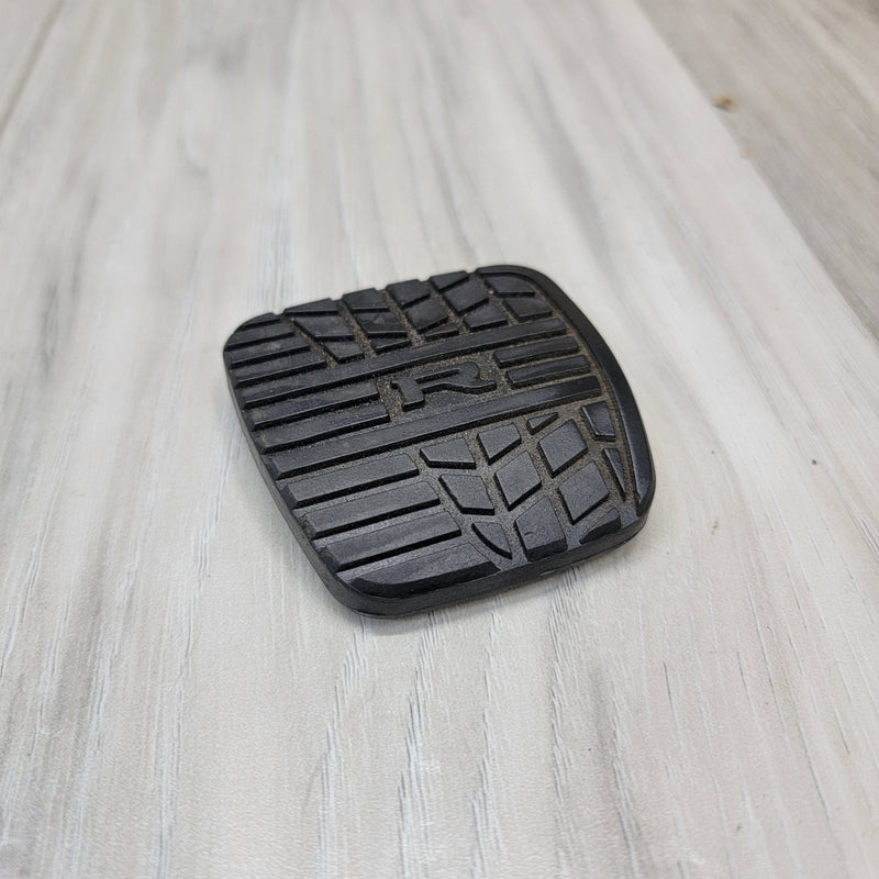 Cargue la imagen en el visor de la galería, Nissan R32 Skyline GTR Brake Pedal Pad Cover - NizmoPartsPlug