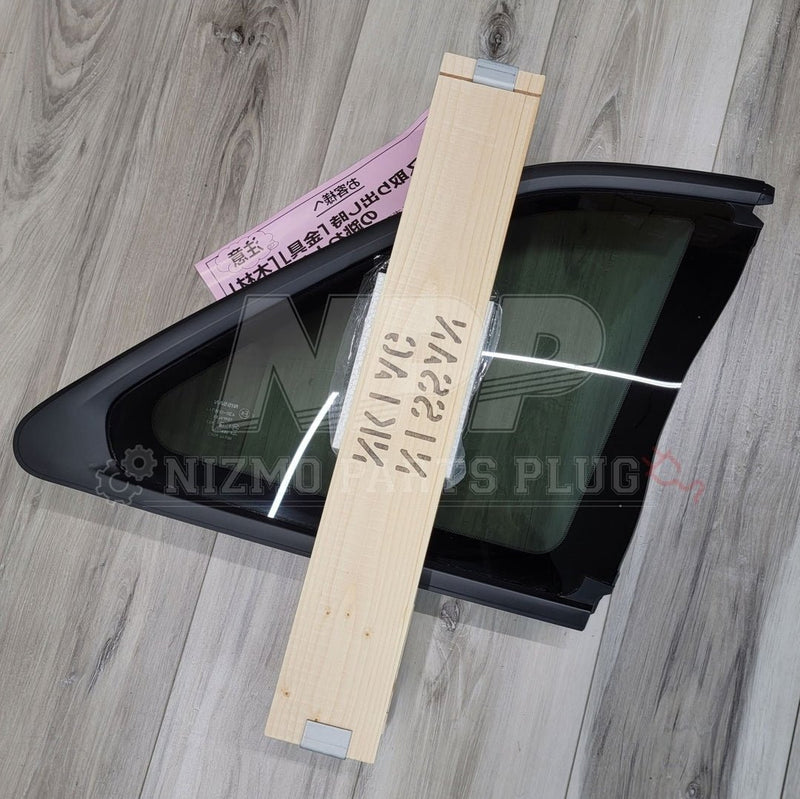 Load image into Gallery viewer, R34 Skyline Coupe/GTR RH Quarter Glass (Privacy Shade) - NizmoPartsPlug