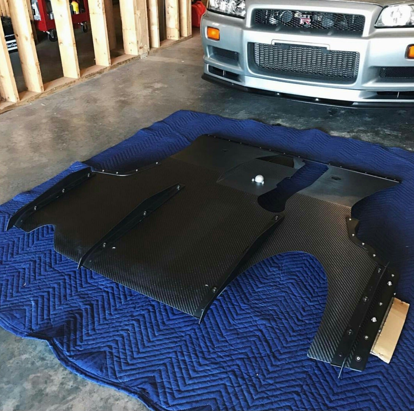 Nissan R34 Skyline GTR V-Spec Rear Dry Carbon Diffuser Assembly - NizmoPartsPlug