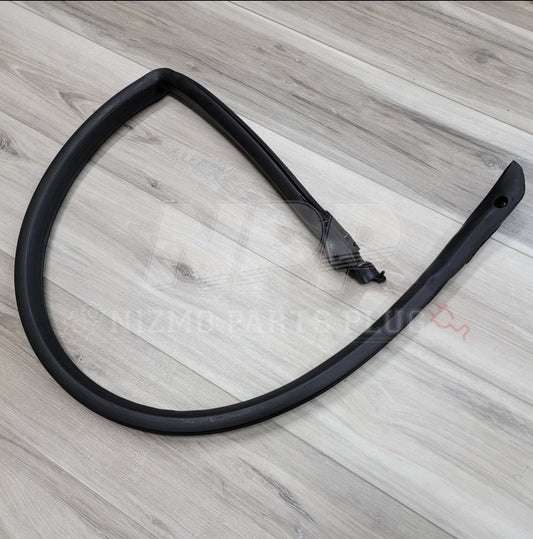 Nissan R34 Skyline Coupe RH Upper Window Weatherstrip - NizmoPartsPlug