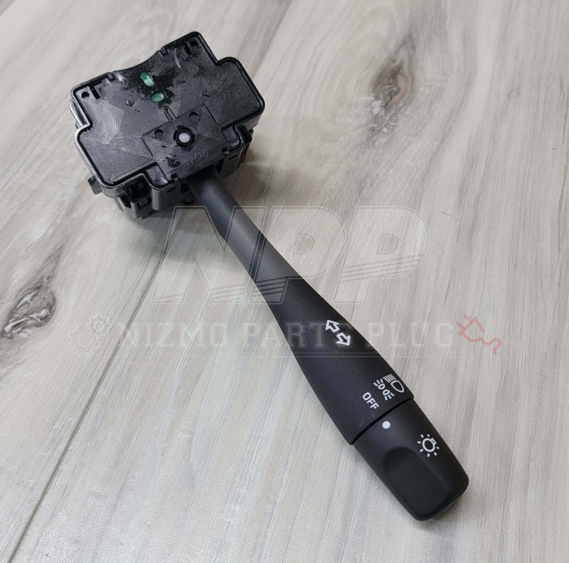 Load image into Gallery viewer, Nissan R34 Skyline Turn Signal/Auto Headlight Switch Stalk Assembly GTX - NizmoPartsPlug