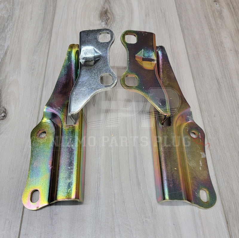 Load image into Gallery viewer, Nissan S15 Silvia Hood Hinge Bracket Set - NizmoPartsPlug