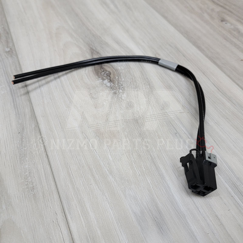 Load image into Gallery viewer, OEM Nissan Turn Signal 2-Pin Pigtail Harness (Individual) - NizmoPartsPlug