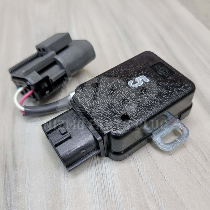 Load image into Gallery viewer, Nissan R33 Skyline GTST RB25DET Throttle Position Sensor TPS - NizmoPartsPlug