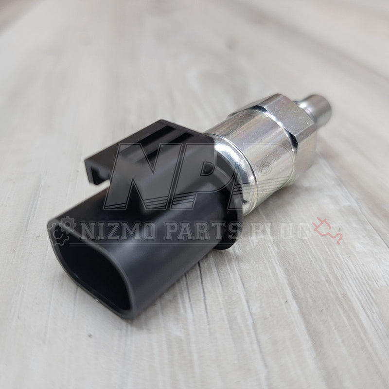 Load image into Gallery viewer, Nissan R32/33/34 Skyline Power Steering Pressure Switch (Non-GTR) - NizmoPartsPlug