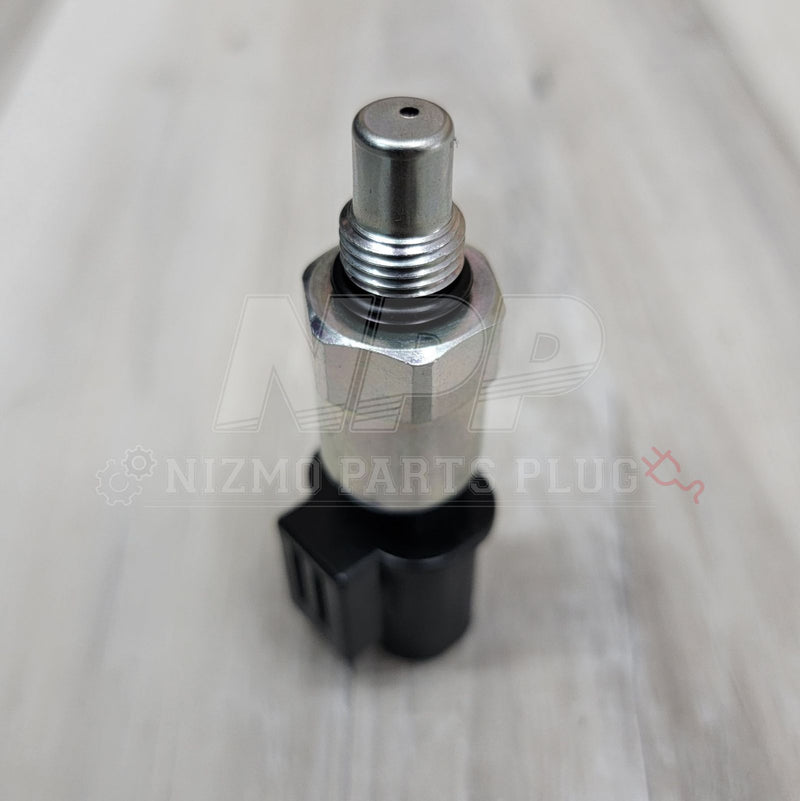 Load image into Gallery viewer, Nissan R32/33/34 Skyline Power Steering Pressure Switch (Non-GTR) - NizmoPartsPlug
