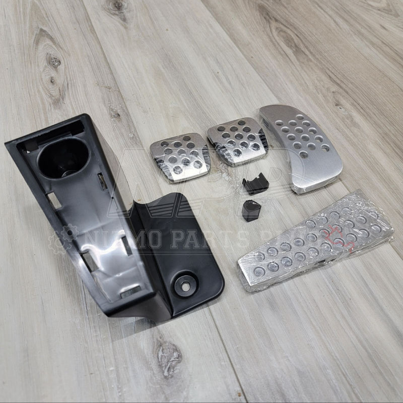 Load image into Gallery viewer, Nissan R34 Skyline GTR V-Spec II Aluminum Pedal Set - NizmoPartsPlug