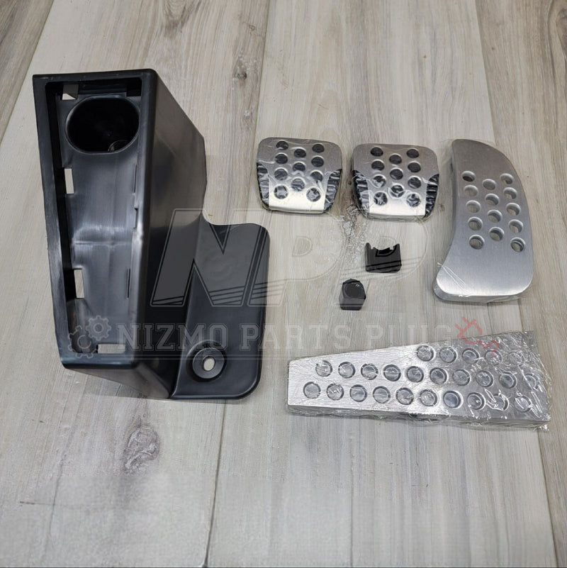 Load image into Gallery viewer, Nissan R34 Skyline GTR V-Spec II Aluminum Pedal Set - NizmoPartsPlug