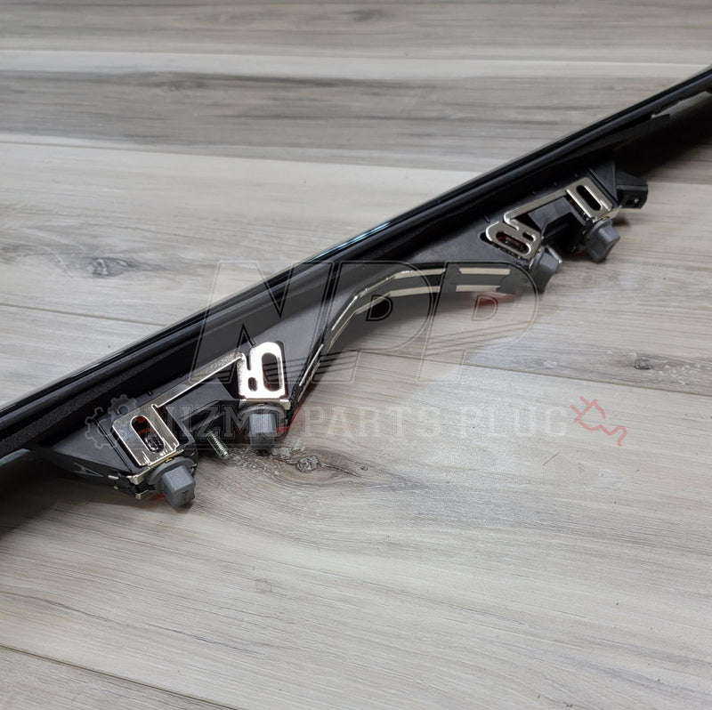 Load image into Gallery viewer, Nissan Z32 300ZX Third Brake Light Assembly - NizmoPartsPlug