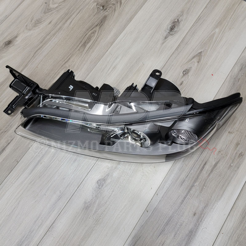 Load image into Gallery viewer, Nissan S15 Silvia Headlight Assembly LH (Halogen) - NizmoPartsPlug