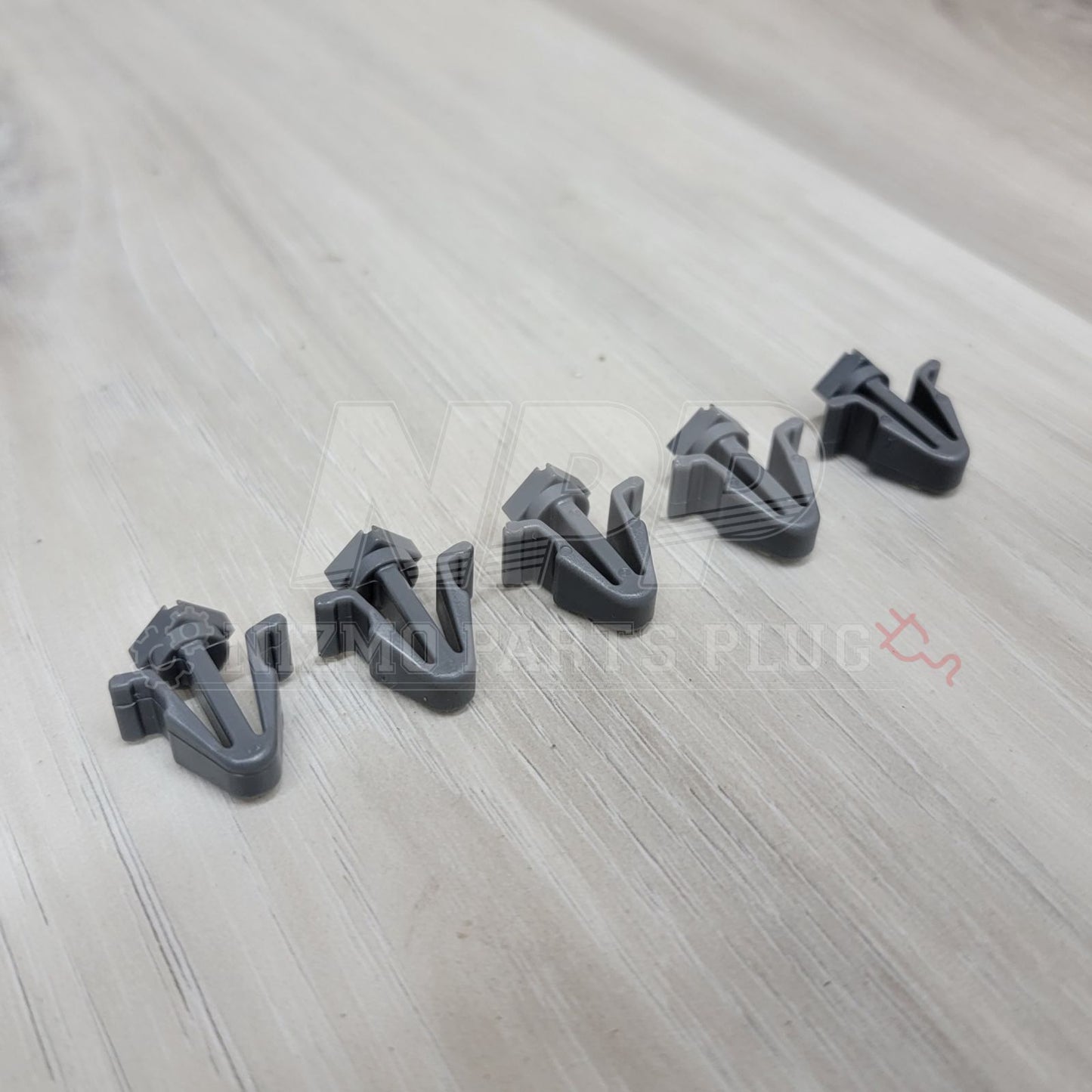Nissan R32 Skyline GT-R Grill Mounting Clip Set - NizmoPartsPlug