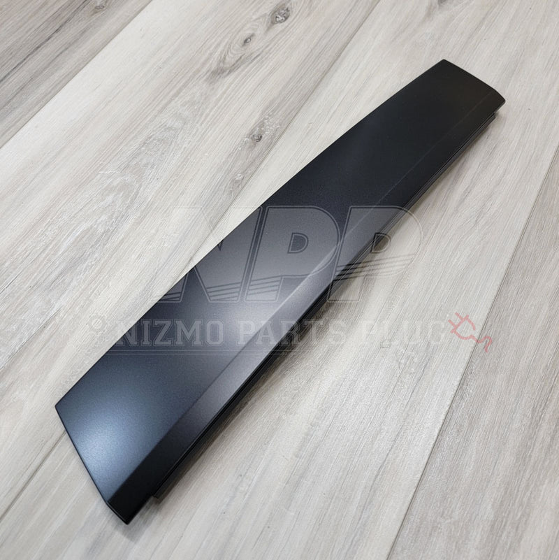 Load image into Gallery viewer, Nissan R34 Skyline Coupe RH Exterior B-Pillar Finisher - NizmoPartsPlug