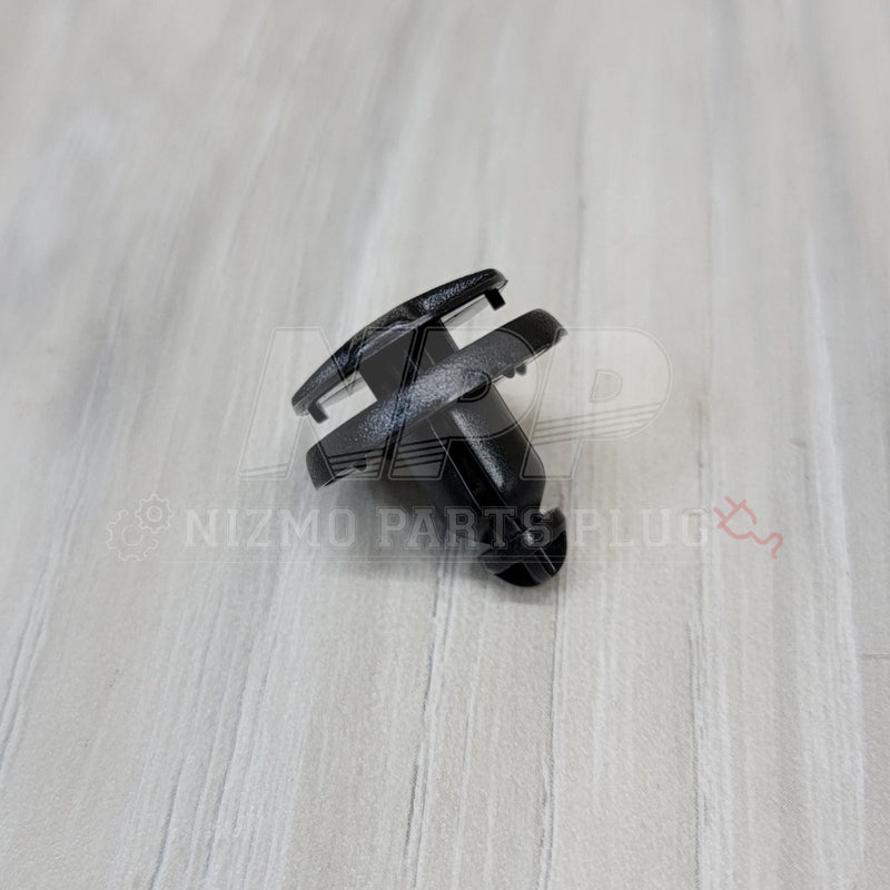 Load image into Gallery viewer, Nissan R34 Skyline Trunk Interior Pressure Clip - NizmoPartsPlug