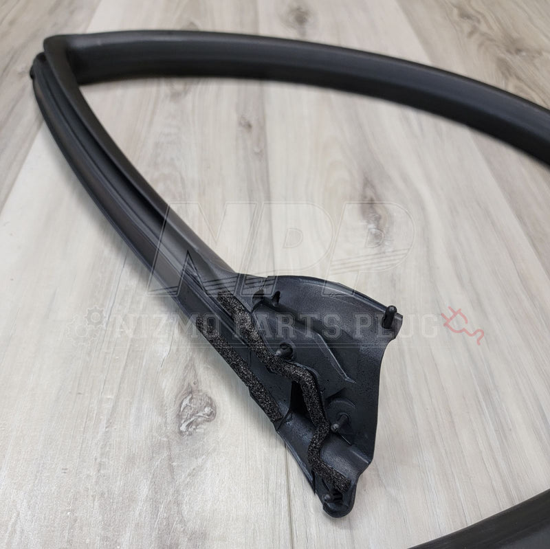 ギャラリービューアに画像をロードする, Nissan R32 Skyline Coupe LH Upper Window Weatherstrip - NizmoPartsPlug