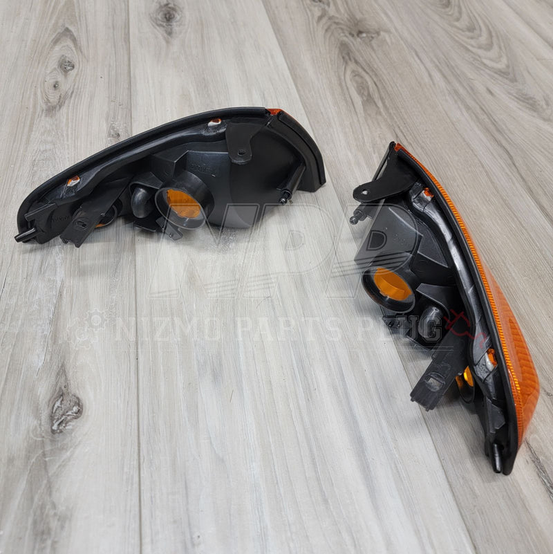Load image into Gallery viewer, Nissan R32 Skyline GTR Amber Turn Signal Light Lamp Set - NizmoPartsPlug