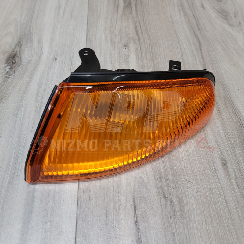 Load image into Gallery viewer, Nissan R32 Skyline GTR Amber Turn Signal Light Lamp Set - NizmoPartsPlug