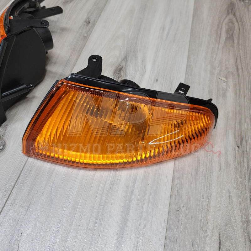Load image into Gallery viewer, Nissan R32 Skyline GTR Amber Turn Signal Light Lamp Set - NizmoPartsPlug