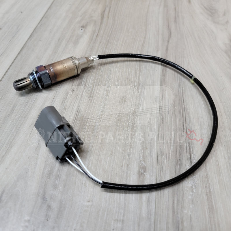 Load image into Gallery viewer, Nissan R33/34 Skyline GTR Rear 02 Oxygen Sensor - NizmoPartsPlug