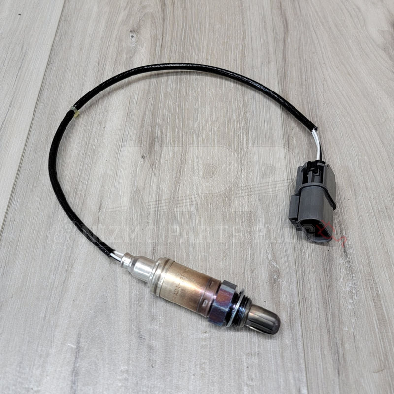 Load image into Gallery viewer, Nissan R33/34 Skyline GTR Rear 02 Oxygen Sensor - NizmoPartsPlug