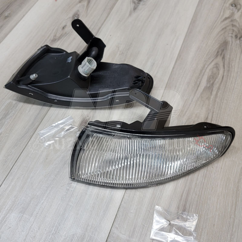 Load image into Gallery viewer, Nissan S14 240SX Front Side Corner Lamp Set Zenki (94-95) - NizmoPartsPlug