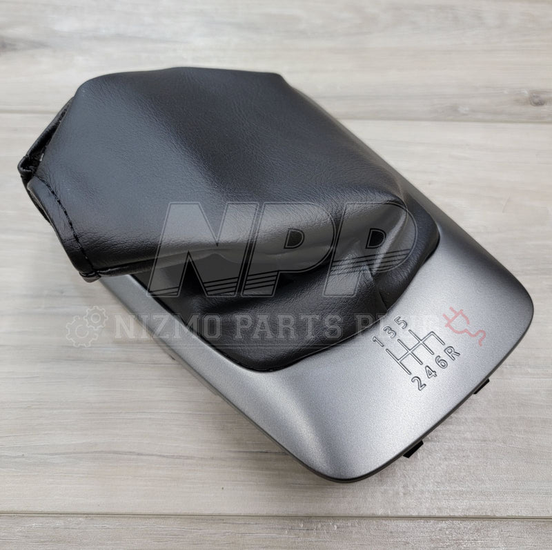 Load image into Gallery viewer, Nissan S15 Silvia 6-Speed Shift Boot Console Assembly - NizmoPartsPlug