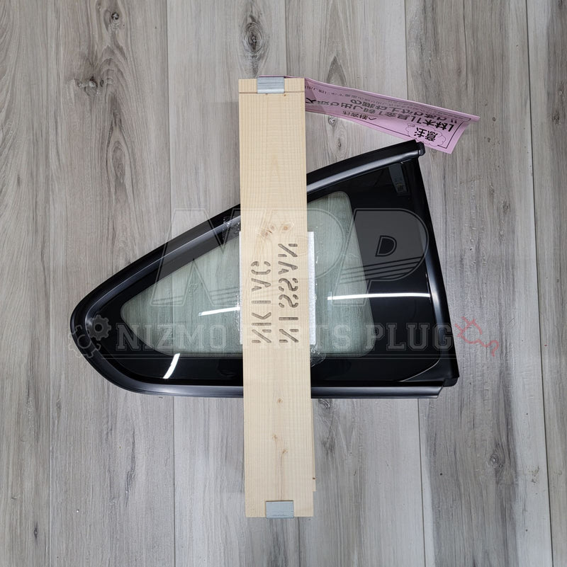 Load image into Gallery viewer, Nisaan S15 Silvia RH Quarter Glass Assembly - NizmoPartsPlug