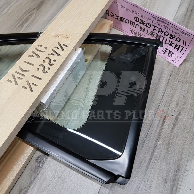 Load image into Gallery viewer, Nisaan S15 Silvia RH Quarter Glass Assembly - NizmoPartsPlug