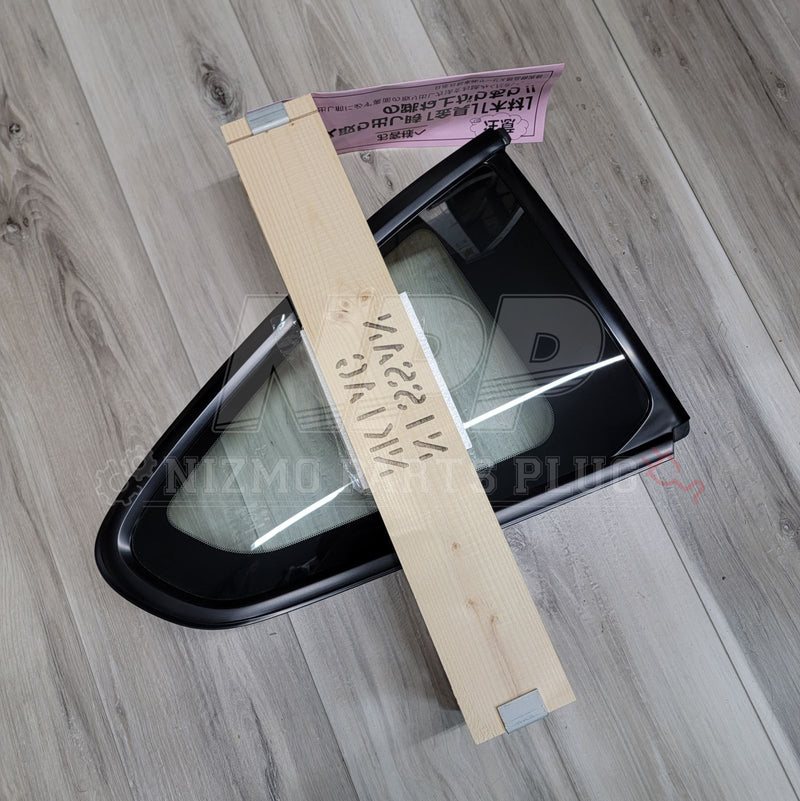 Load image into Gallery viewer, Nisaan S15 Silvia RH Quarter Glass Assembly - NizmoPartsPlug