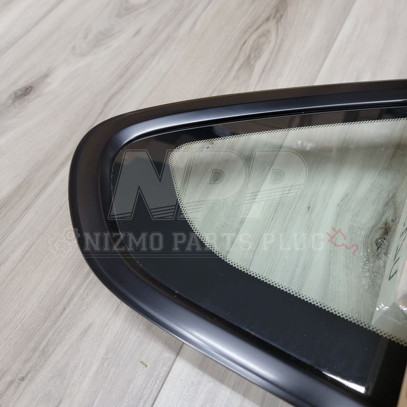 Load image into Gallery viewer, Nisaan S15 Silvia RH Quarter Glass Assembly - NizmoPartsPlug
