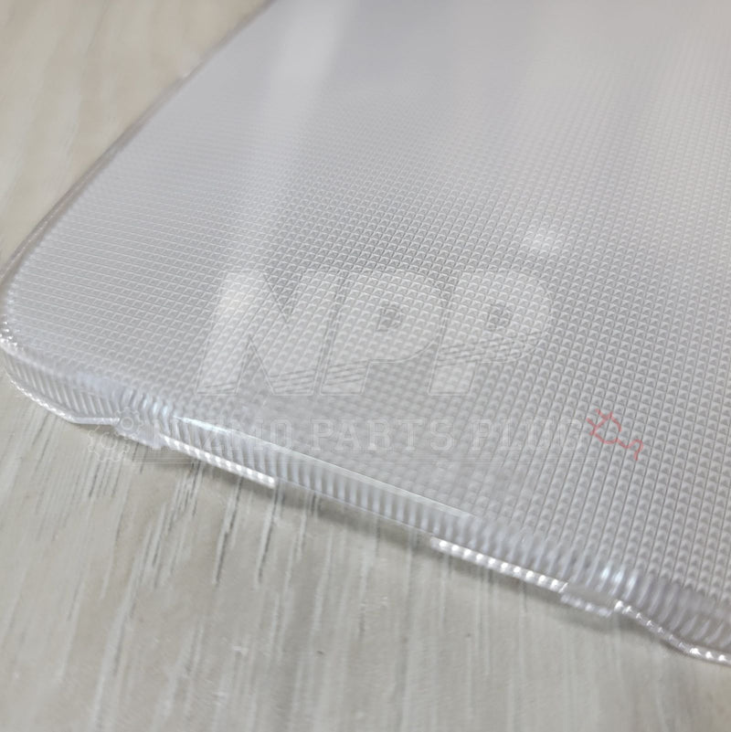 Load image into Gallery viewer, Nissan Skyline Interior Dome Light Cover (S13/14/15 Silvia +240sx) - NizmoPartsPlug