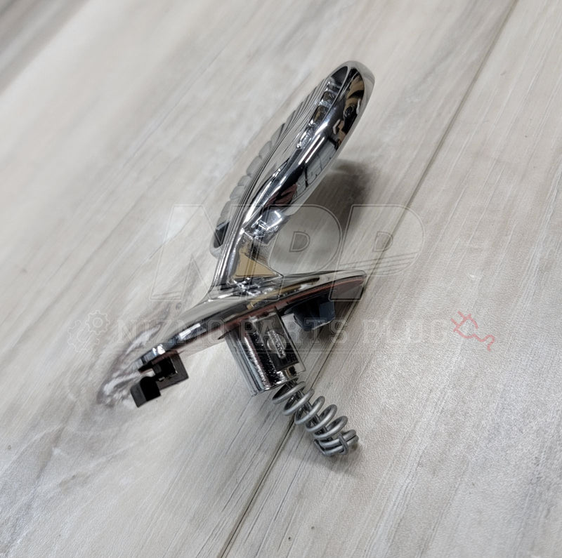 Load image into Gallery viewer, Nissan Cima F50 Hood Emblem Ornament - NizmoPartsPlug
