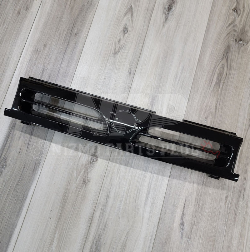 Load image into Gallery viewer, Nissan P10 Primera/Pulsar Front Grill Assembly - NizmoPartsPlug