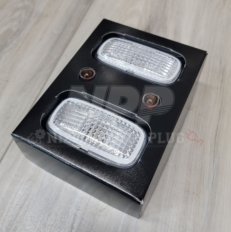 Load image into Gallery viewer, Nissan R33/34 Skyline GTR Nismo Clear Side Marker Lamp Set (Early Model) - NizmoPartsPlug