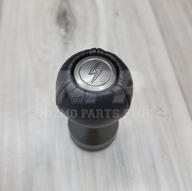 Load image into Gallery viewer, Nissan S15 Silvia Spec-R 6-Speed Leather Shift Knob - NizmoPartsPlug
