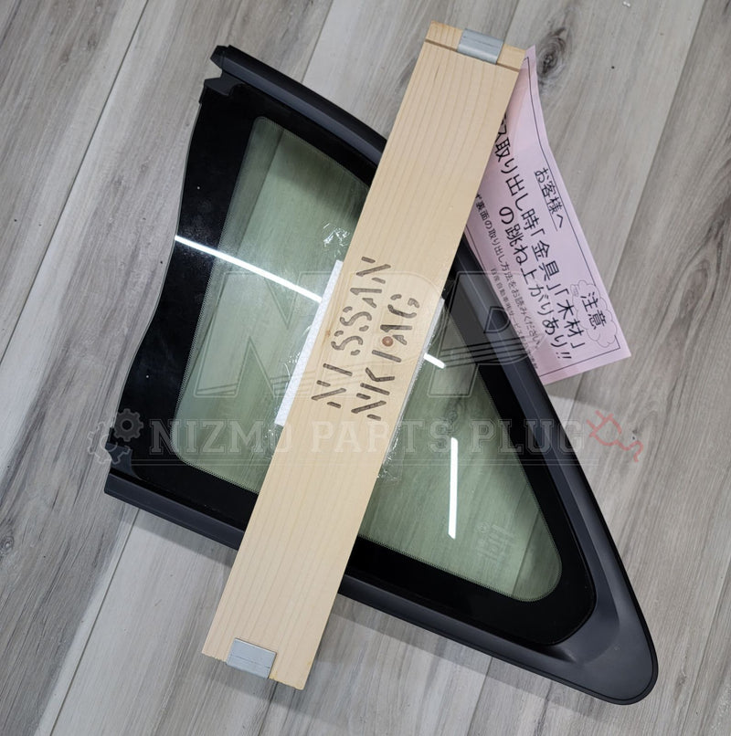 Load image into Gallery viewer, Nissan R34 Skyline Coupe Rear Quarter Glass Set (UV Cut) - NizmoPartsPlug